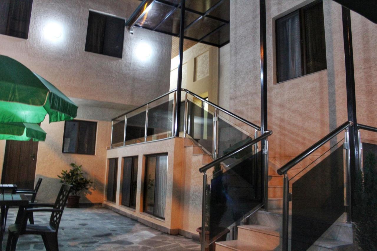 Hotel Elegant 2 تبليسي المظهر الخارجي الصورة